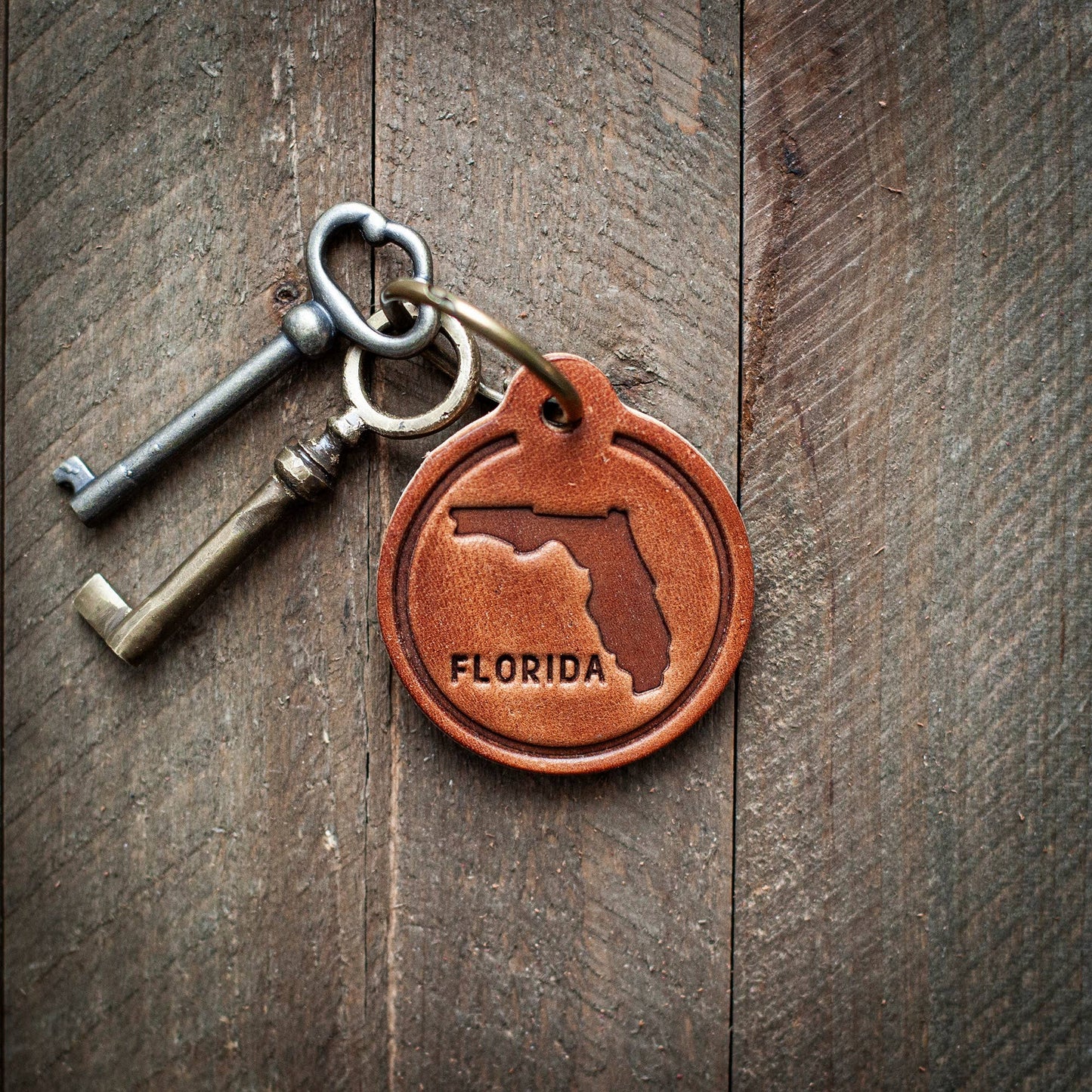 Florida State Silhouette Leather Keychain Circle